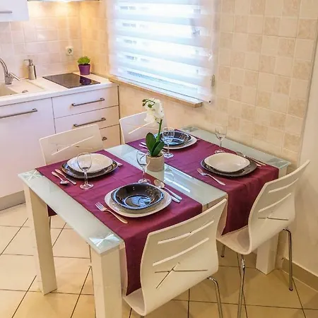 Enni Apartman Póla